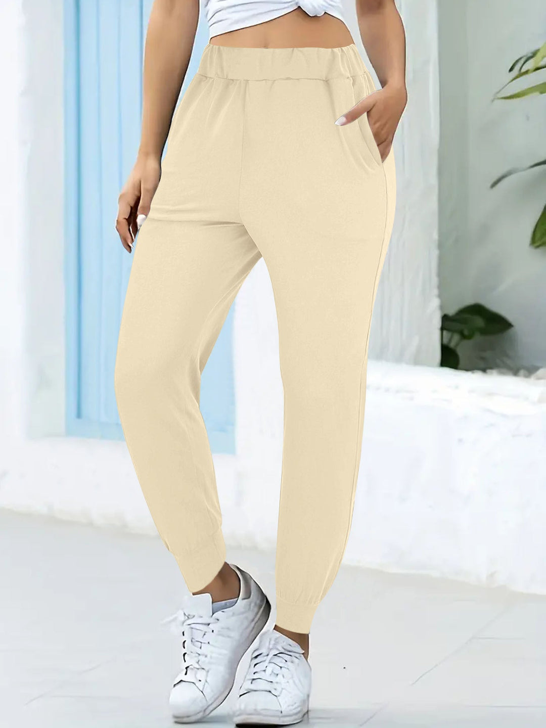 Damen bequeme Jogginghose mit elastischem Bund und praktischen Seitentaschen W&W Mode