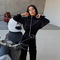 Damen Sportlicher Velours Trainingsanzug mit kontrastierenden Einsätzen WW
