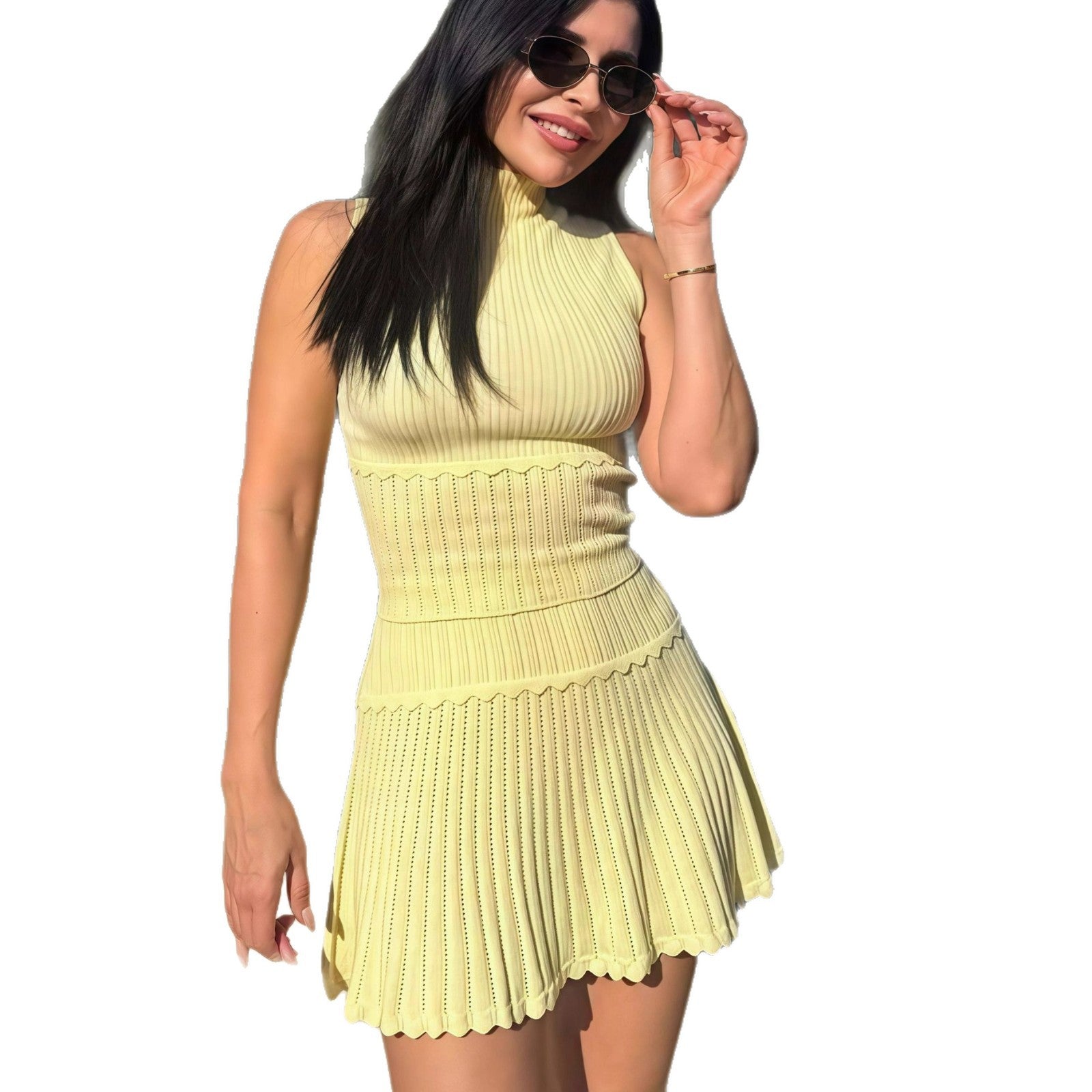 Damen sportliches Set mit hochgeschlossenem Oberteil und verspieltem Rock WW