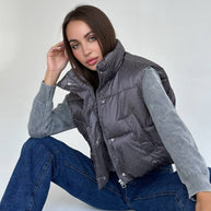 Damen Steppweste mit modischen Akzenten und hohen Kragen WW