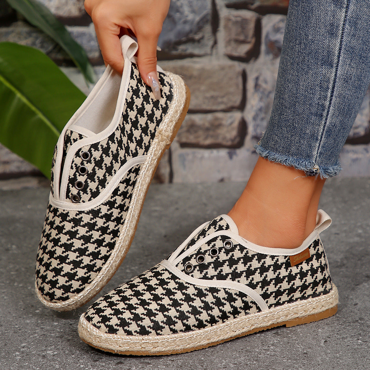 Damen Casual Espadrille Slip-Ons mit stylischem distressed Denim-Muster WW