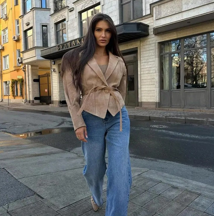 Damen Übergangsjacke aus weichem Wildleder mit taillierbarem Gürtel und voluminösen Ärmeln W&W Mode