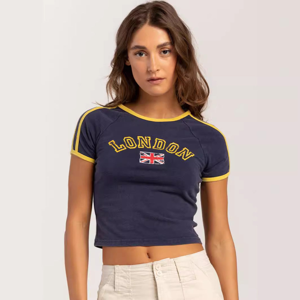 Damen Cropped Graphic T-Shirt mit London Flaggenemblem WW