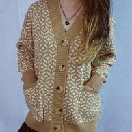 Damen Strickjacke mit geometrischem Muster und Knopfdetails WW