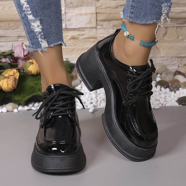 Damen Schnürschuhe mit glänzender Oberfläche und modischem Blockabsatz W&W Mode
