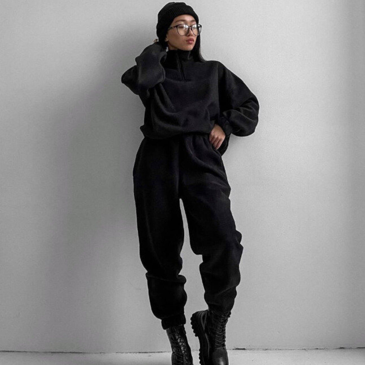 Damen bequeme Fleece-Loungejacke mit verkürztem Reißverschluss und elastischem Bund WW