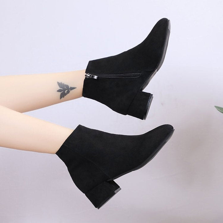 Damen Ankle-Boots mit modernem, minimalistischem Design und komfortablem Blockabsatz W&W Mode