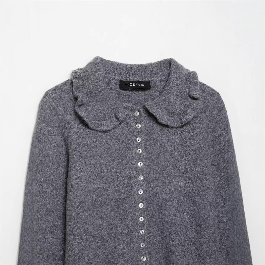 Damen Strickjacke mit dekorativem Kragen und Rüschendetails WW