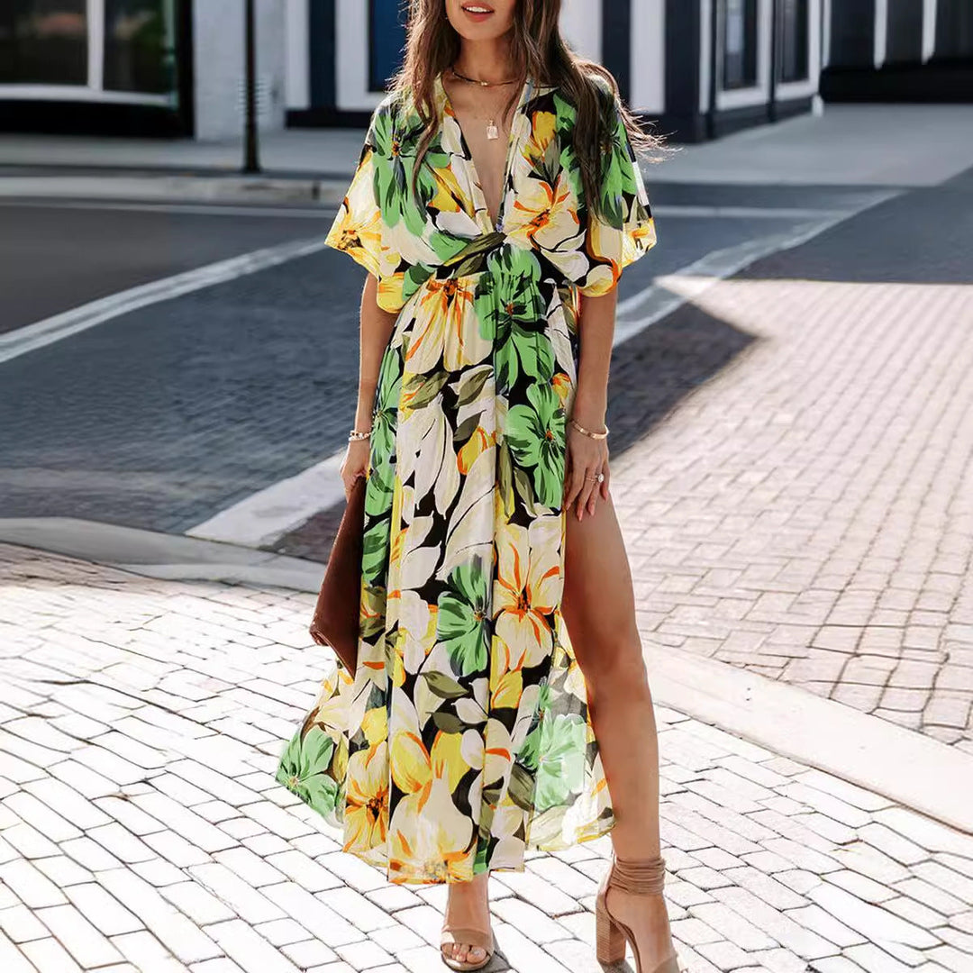 Damen Maxikleid mit fließendem Schnitt und floralem Design W&W Mode