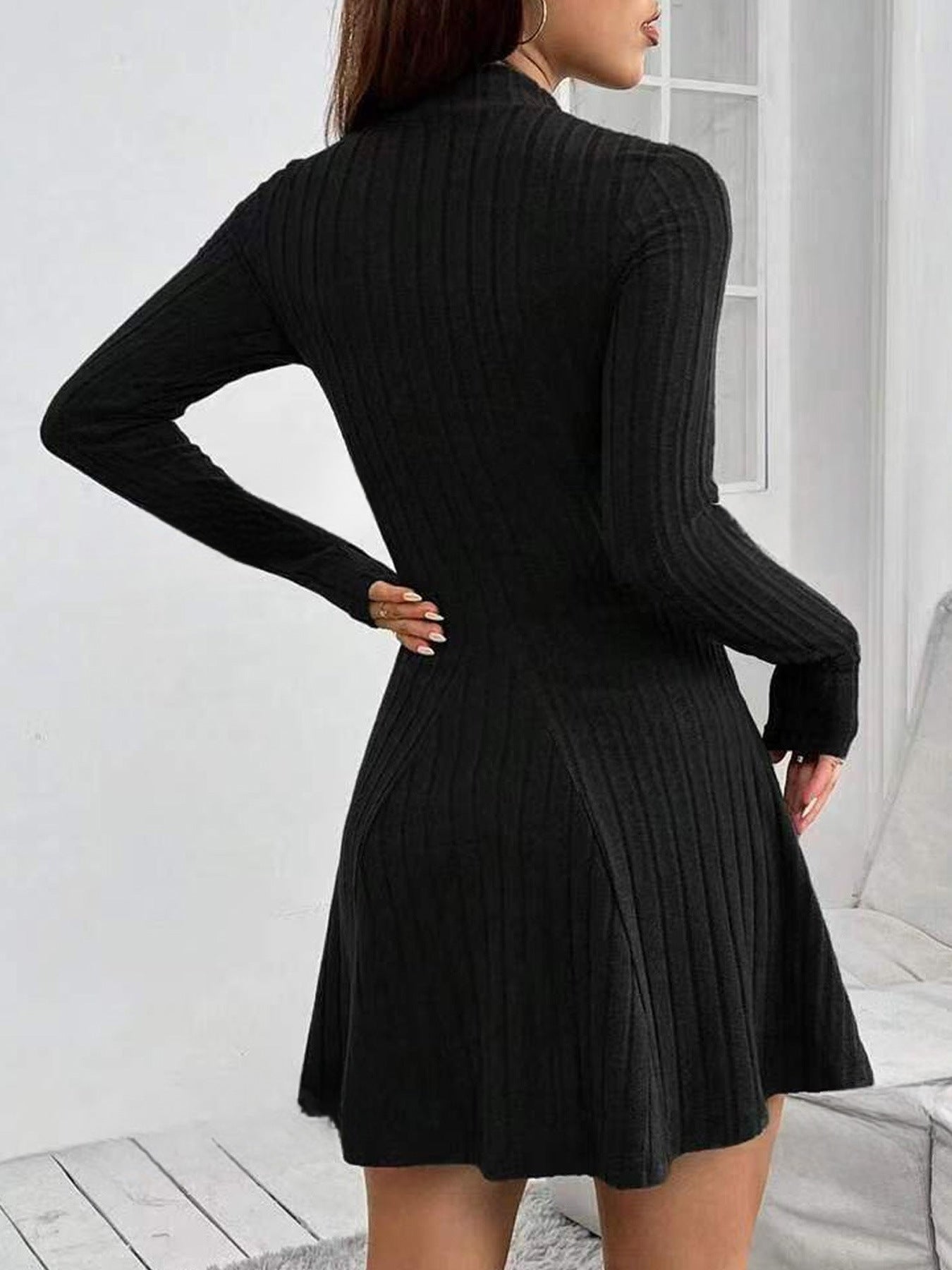 Damen Strickkleid mit strukturiertem Design und langem Ärmel WW