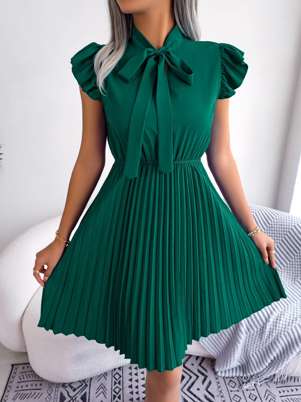 Damen Plissee Maxikleid mit Wickeloptik und taillierbarem Gürtel W&W Mode