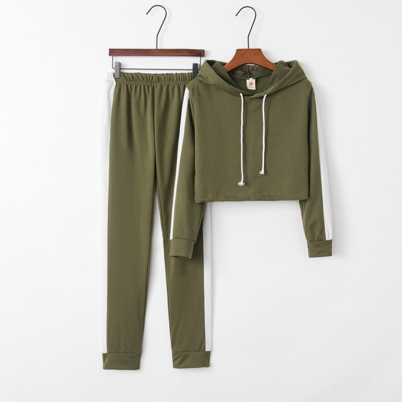 Damen Sportliches Set mit cropped Hoodie und leggings WW