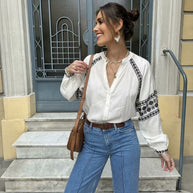 Damen bestickte Bluse mit modernen Puffärmeln und elegantem Stehkragen WW