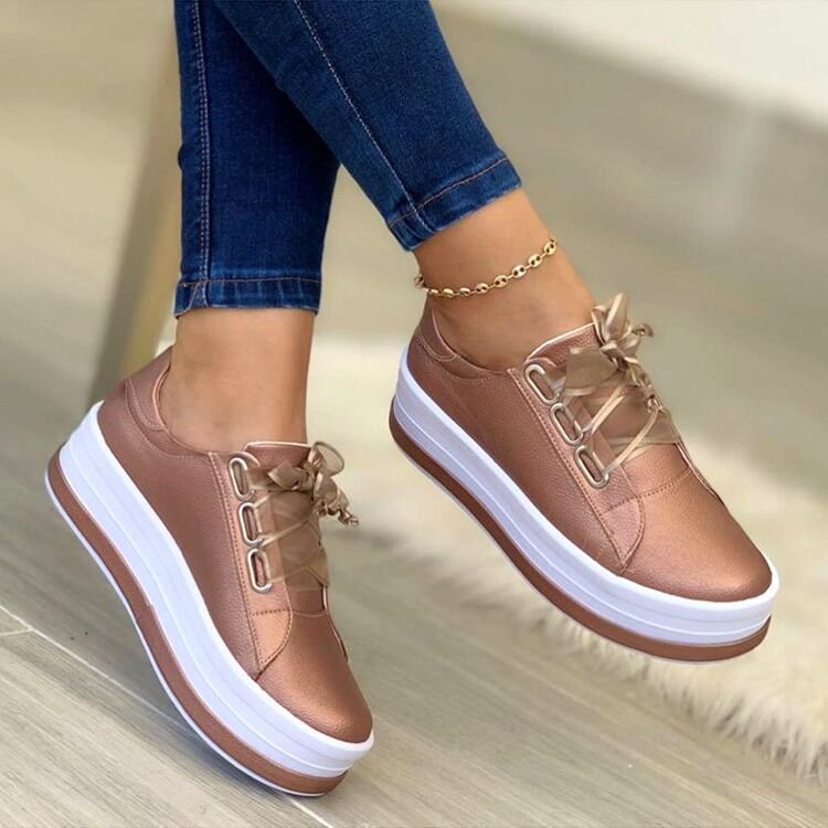 Damen komfortable Plateau-Sneaker mit elegantem Metallic-Obermaterial W&W Mode