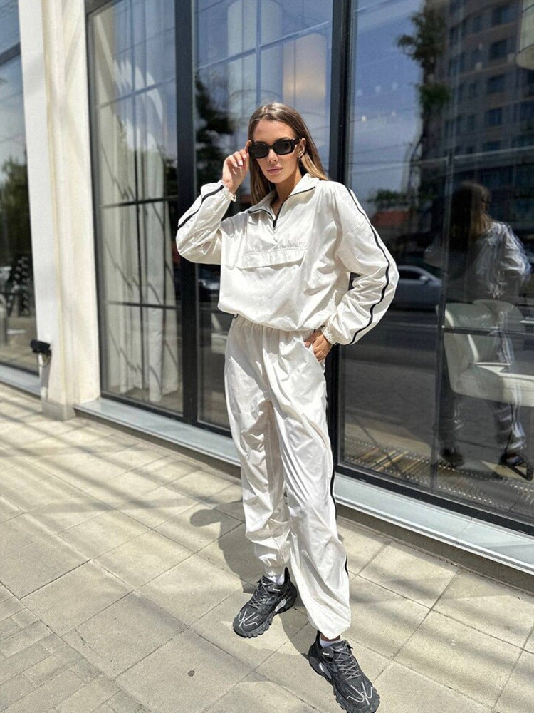 Damen sportlicher Funktionsanzug mit Stehkragen und elastischen Bündchen WW