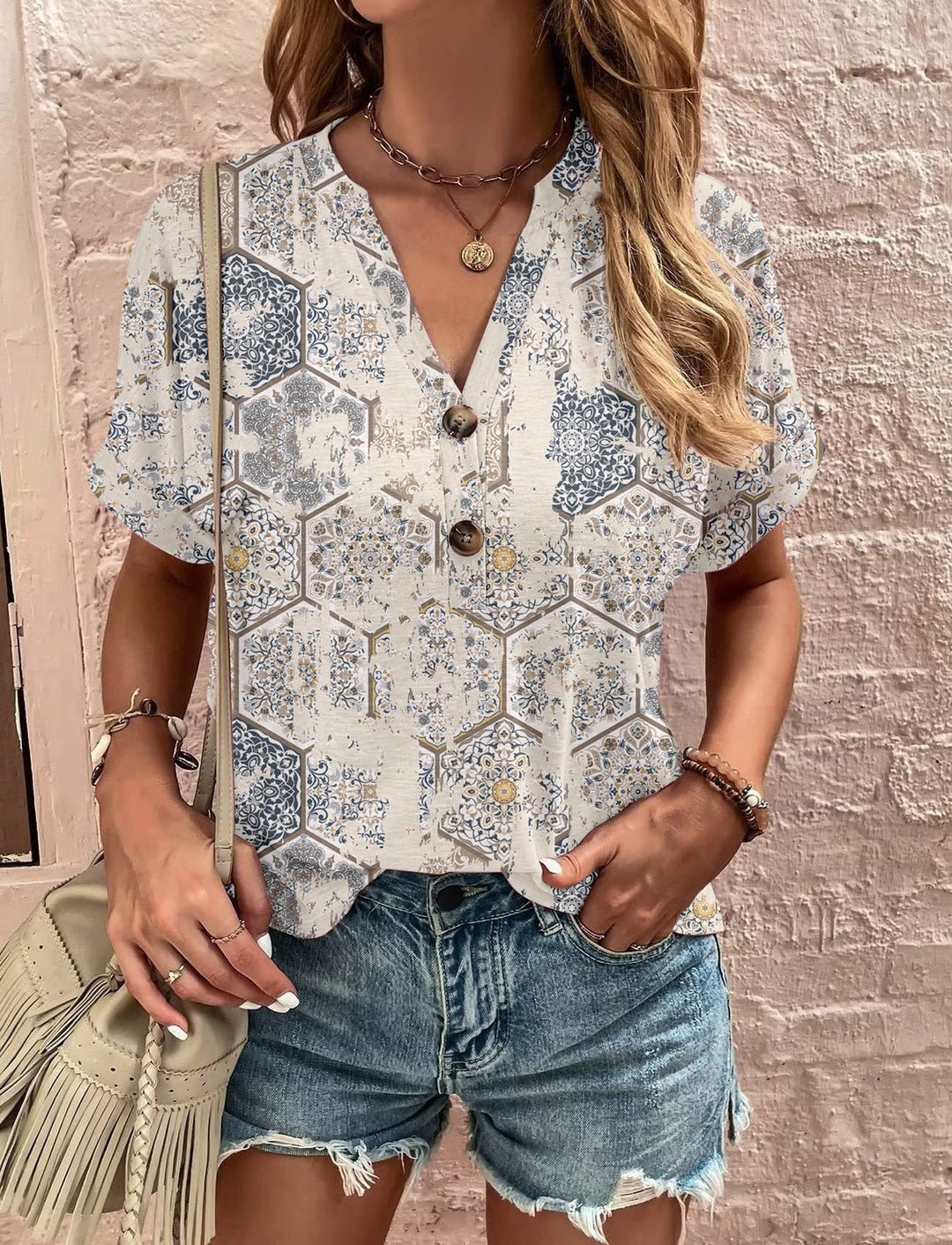 Damen lässiges kurzärmliges Blusenshirt mit verspieltem Paisleymuster und modernen Knopfdetails W&W Mode