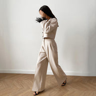 Damen schickes Anzug-Set mit eleganten Federn an den Ärmeln und hohem Bund WW