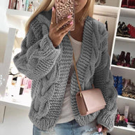 Damen Strickjacke mit grobem Zopfstrickmuster und weitem Schnitt WW