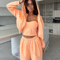 Damen bequemer und eleganter Freizeitanzug mit hoch komfortabler Kapuzenjacke und lässigen Hosen WW
