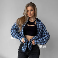 Damen Karottenbluse mit romantischem Spitzenbesatz WW