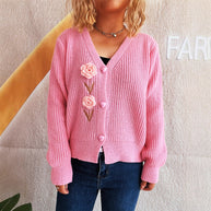Damen Strickjacke mit verspieltem Blumenmotiv und romantischen Knopfdetails WW