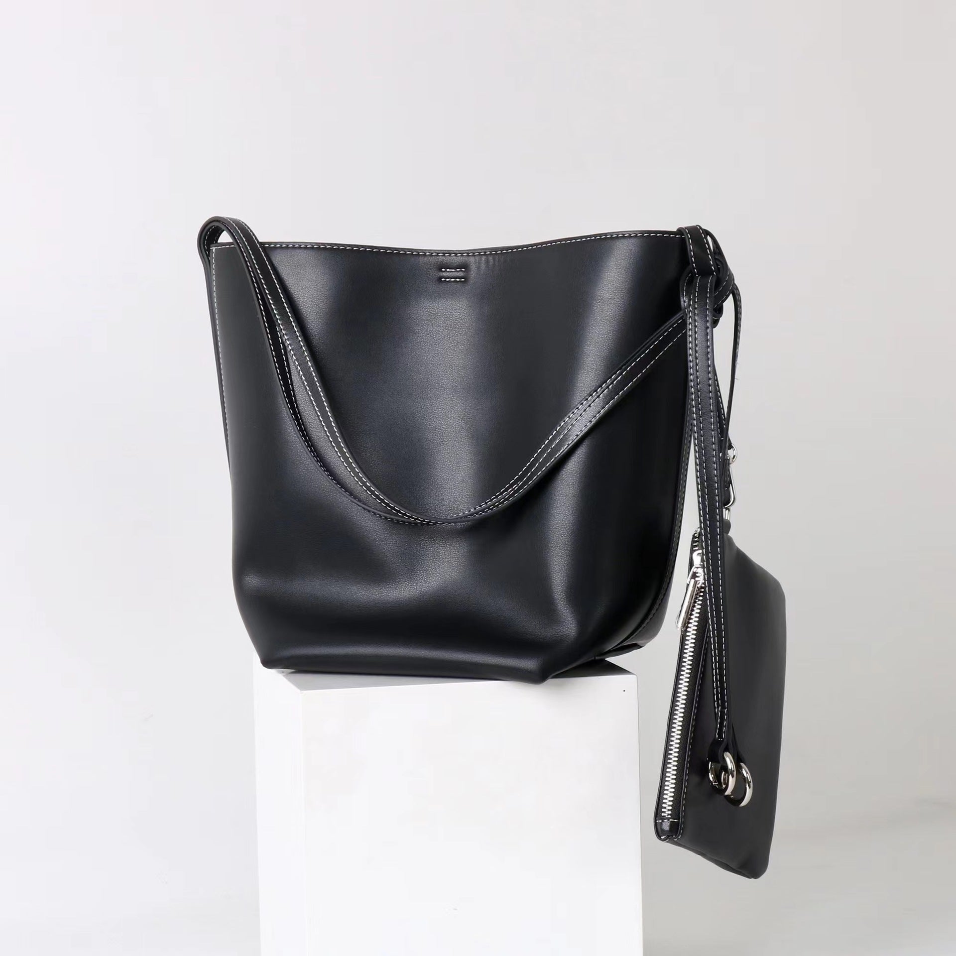 WW | Stilvolle Robuste Braune Geprägte Brusttasche