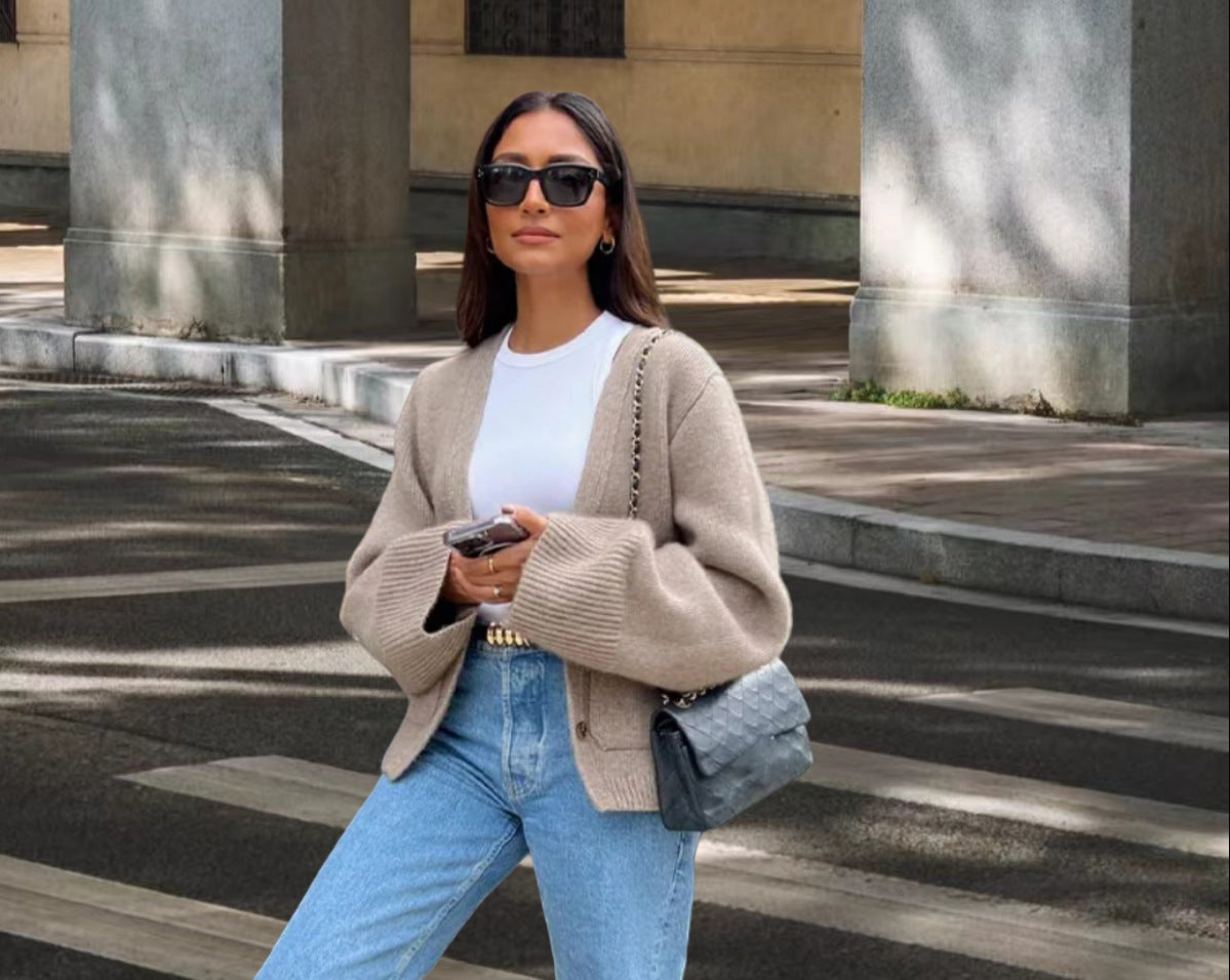 Damen Strickjacke mit eleganten Details und lässigem Schnitt WW