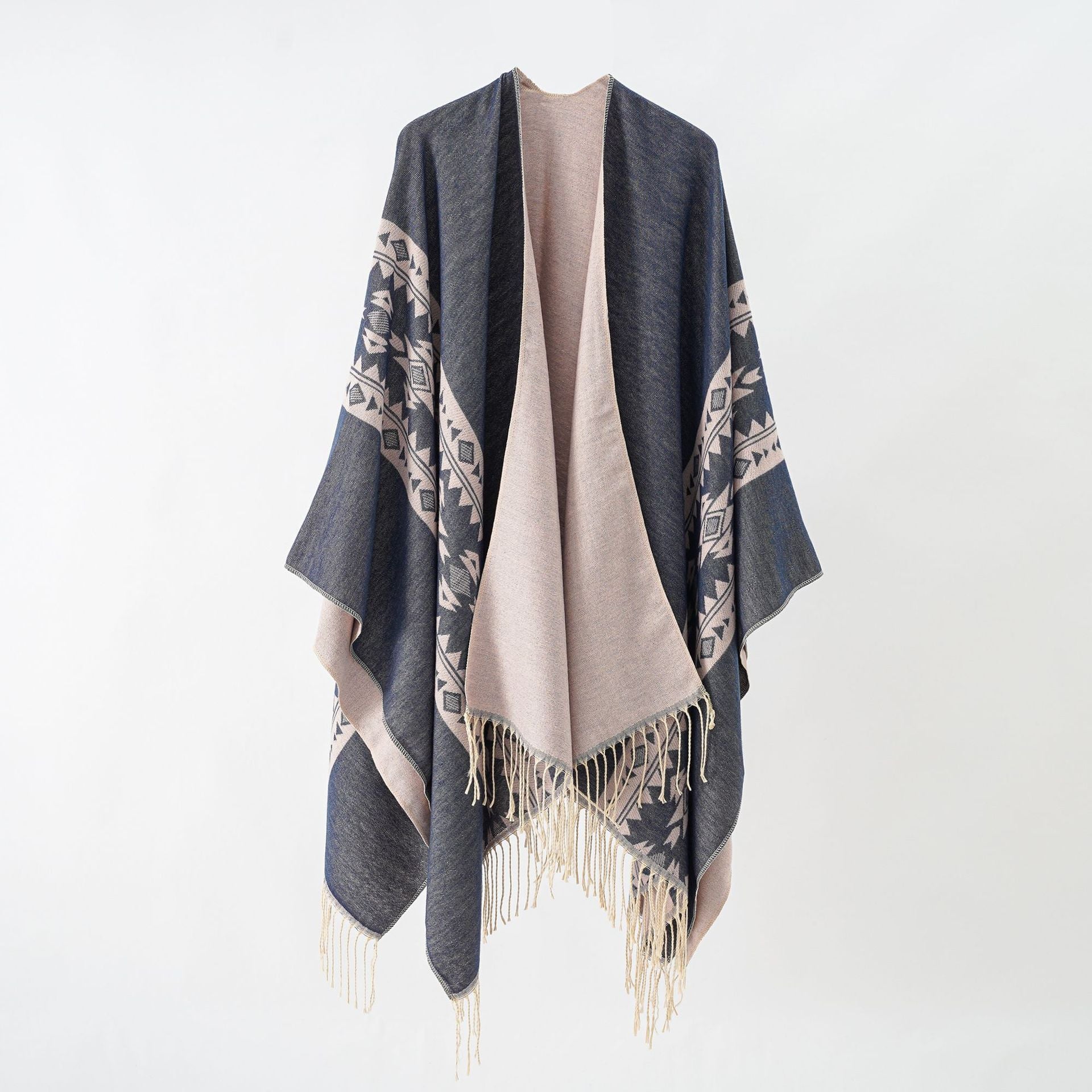 Damen eleganter Strickponcho mit kunstvollen Fransen und floralen Akzenten WW