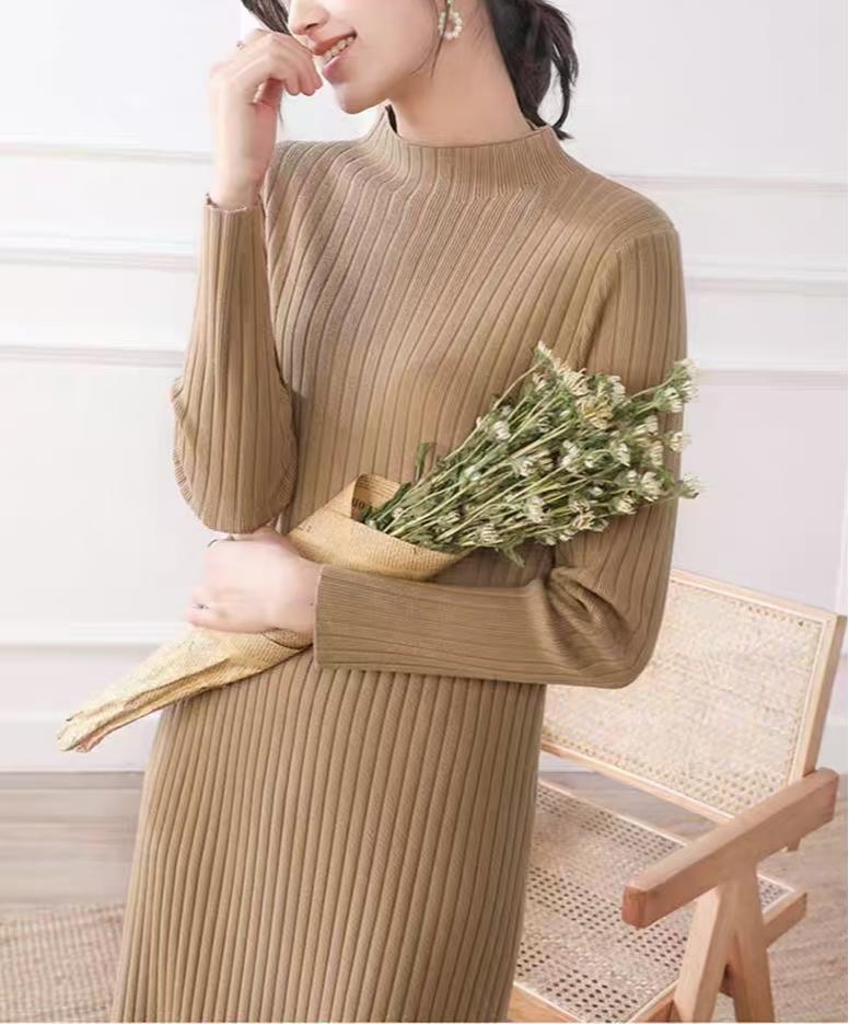 Damen Strickkleid mit feiner Rippstruktur und hohem Kragen WW