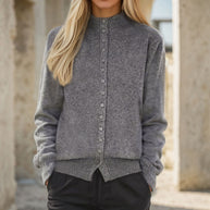 Damen Strickjacke mit dekorativen Knöpfen und hochgeschlossenem Kragen WW