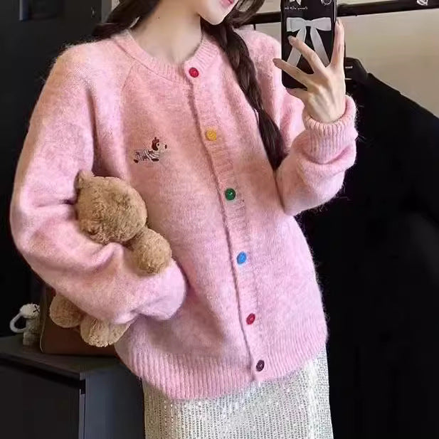 Damen Strickjacke mit bunten Knöpfen und gesticktem Motiv WW