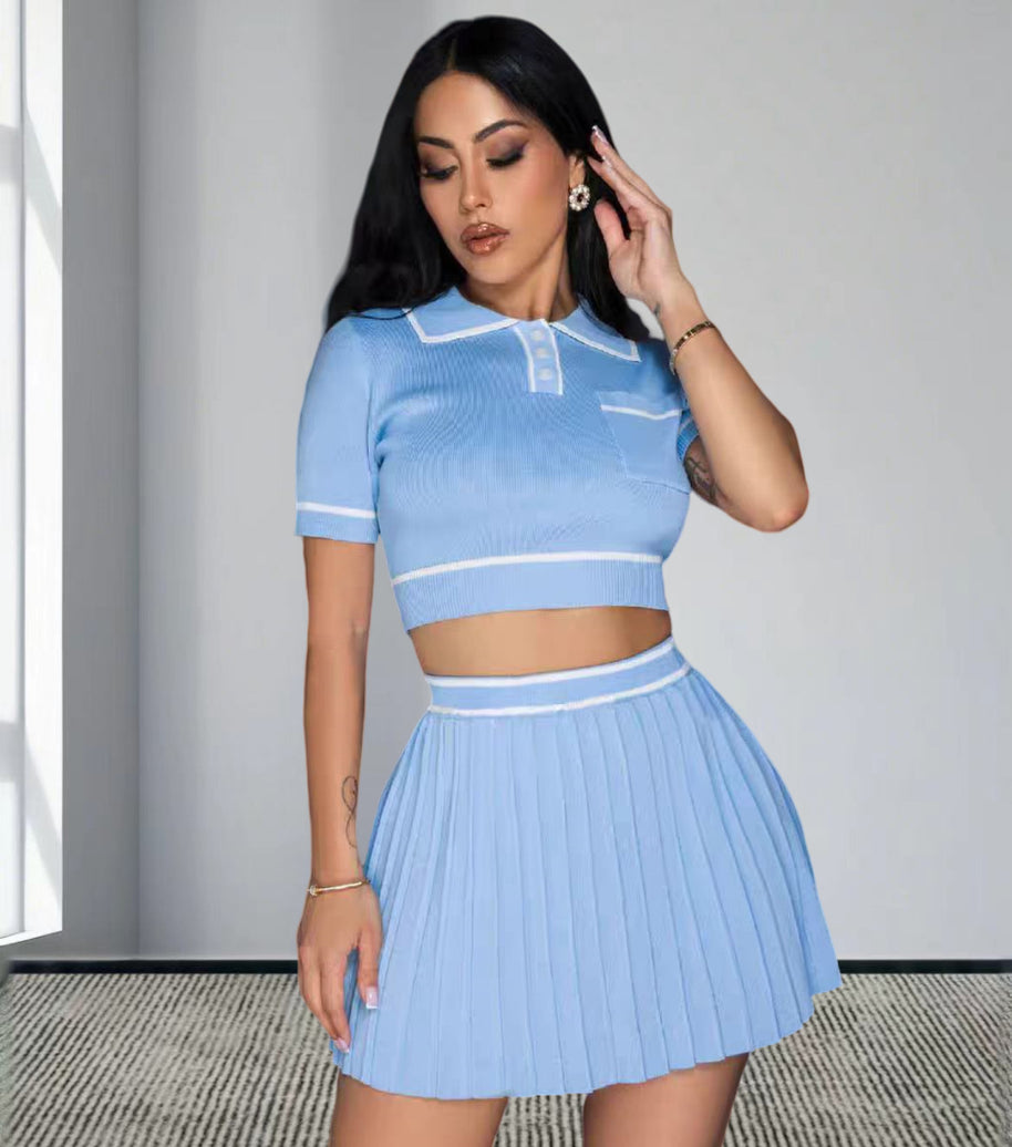 Damen Sportswear Set mit kurzem Oberteil und Faltenrock WW