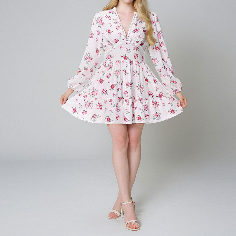 WW | V-Ausschnitt Plissiertes Kurzarm Kleid