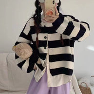 Damen Strickjacke mit Druckknopfverschluss und breiten Streifen WW