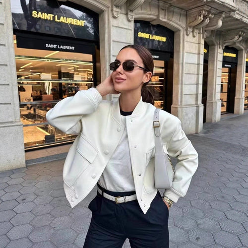 Damen sportliche Bomberjacke mit wattiertem Innenfutter und praktischen Taschen WW