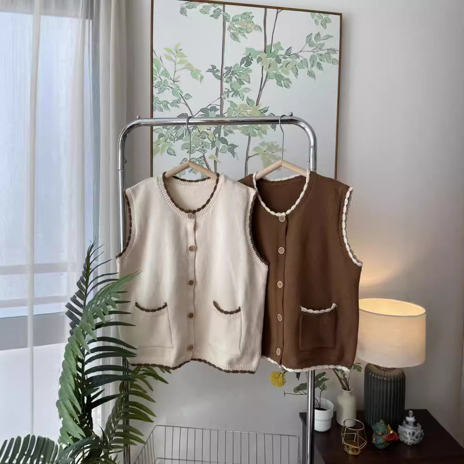 Damen Strickweste mit kontrastierenden Details und Taschen WW