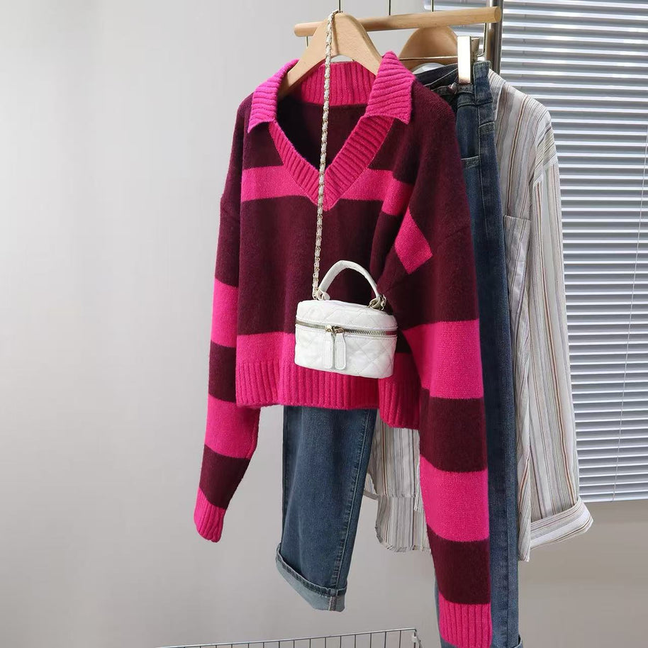 Damen Strickpullover mit tiefem V-Ausschnitt und gestreiftem Design WW