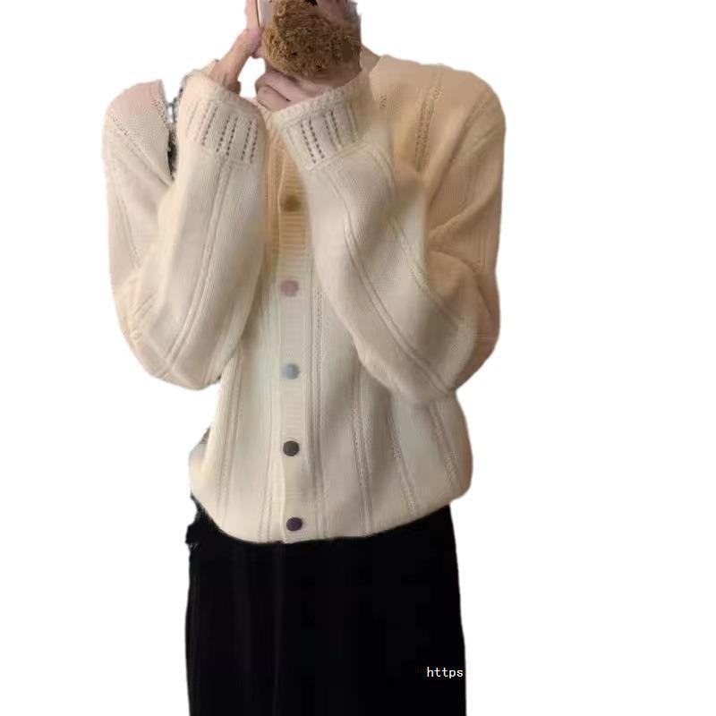 Damen Strickjacke mit dekorativem Rippdesign und Knopfverschluss WW