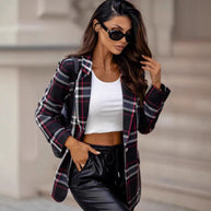 Damen Karierter Blazer mit klassischen Details WW