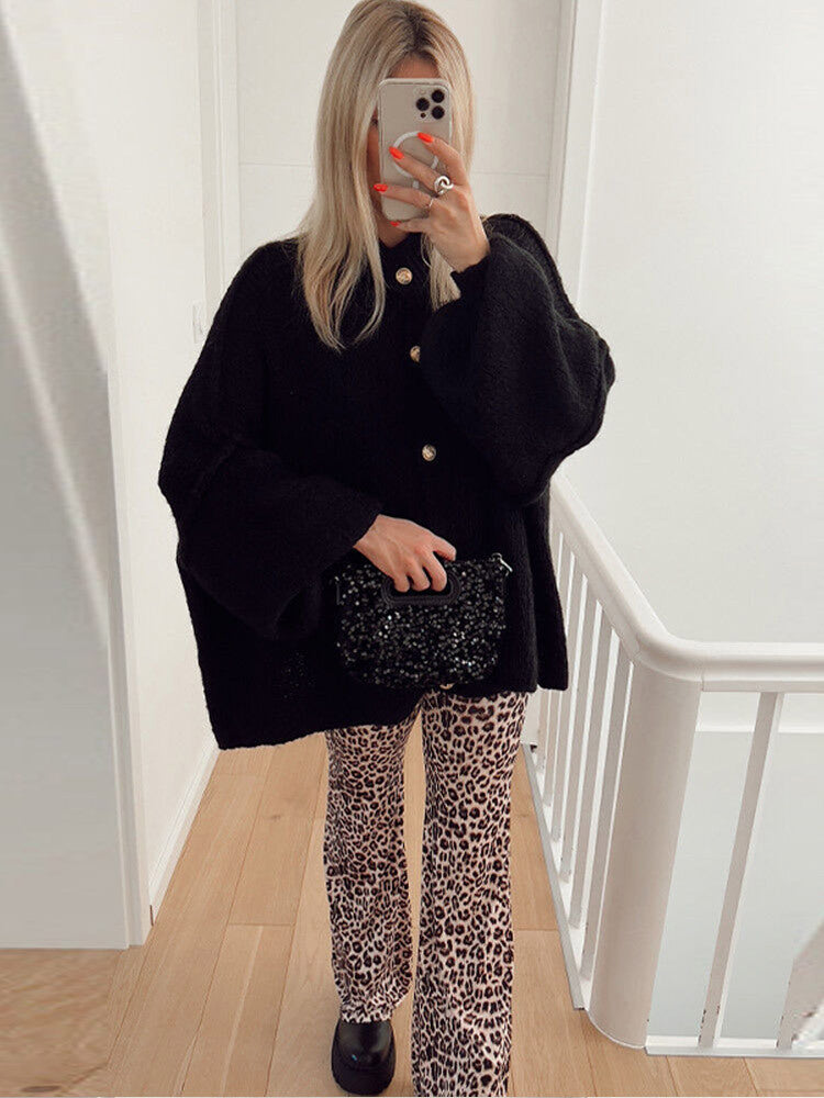 Damen Strickjacke mit oversized Schnitt und eleganten Knopfdetails WW