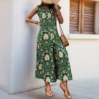 Damen Jumpsuit mit floralem Design und kastanienbraunem Bindegürtel WW