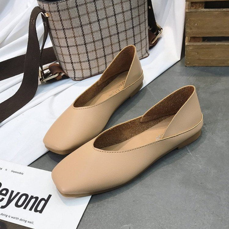 Damen Ballerinas mit zeitlosem V-Ausschnitt und flexibler Sohle W&W Mode