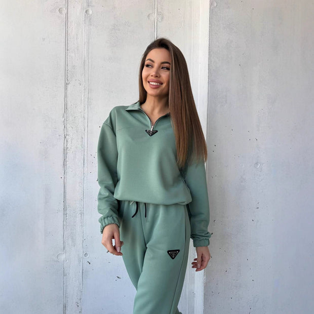 Damen sportliches Set aus weichem Fleece mit Kapuze WW
