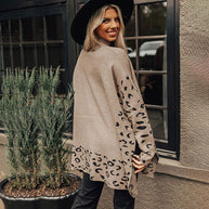 Damen lässiges Oversized-Pullover mit animalischem Muster und hohem Kragen WW