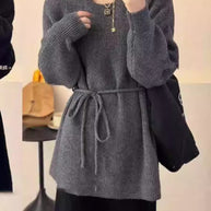 Damen Strickkleid mit hohem Kragen und eleganter Taillierung WW