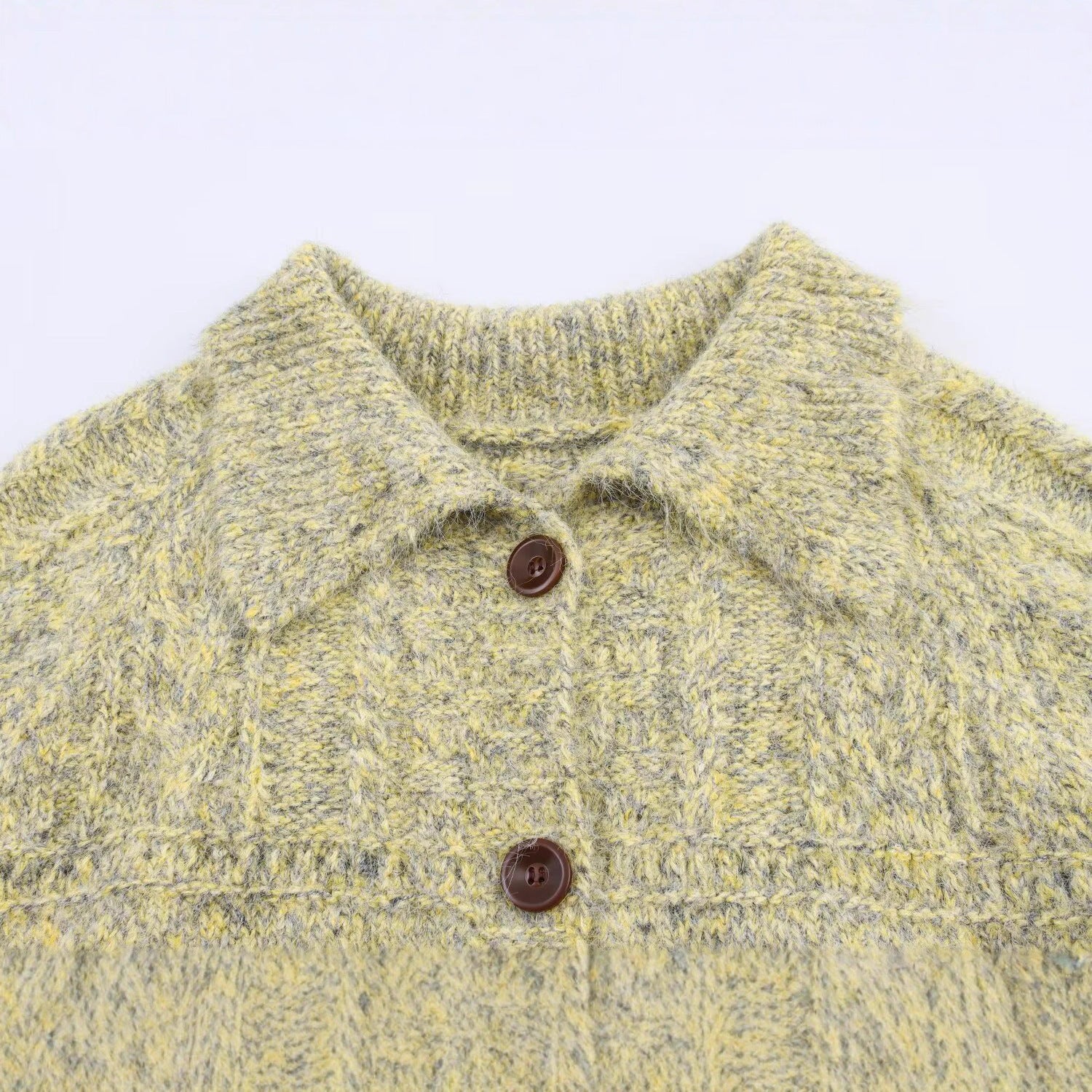Damen Strickjacke mit schickem, weichem Stoff und dekorativen Knöpfen WW