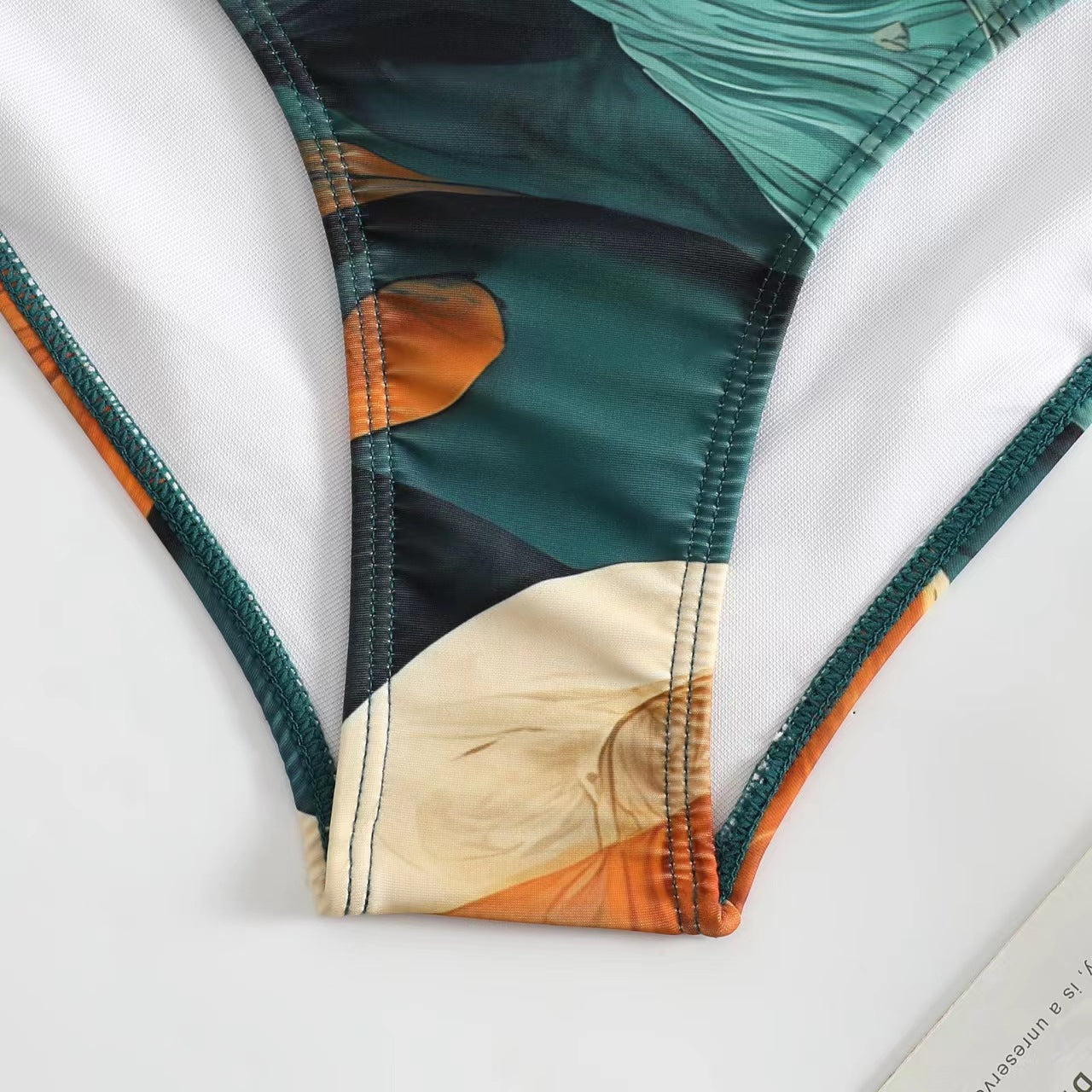WW | Damen Badeanzug-Set mit elegantem asymmetrischen Design und verspieltem Rockdetail