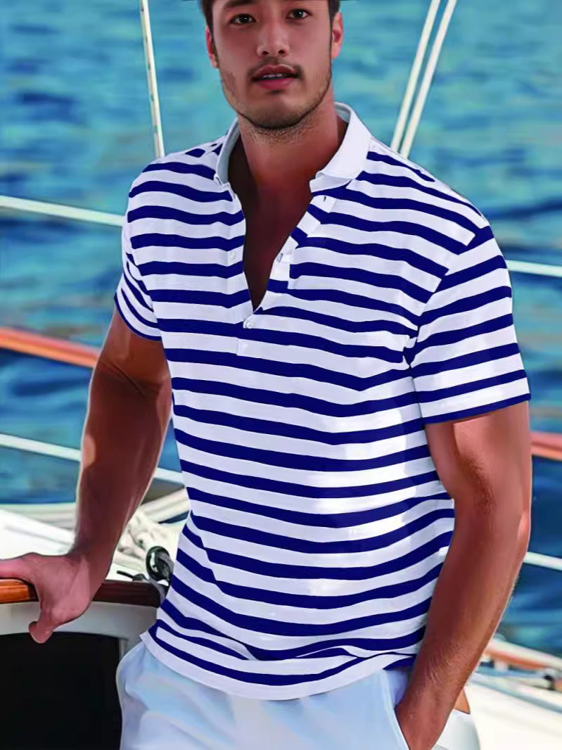 Herren Poloshirt mit modernem Nautikstreifen und kurzem Stehkragen WW