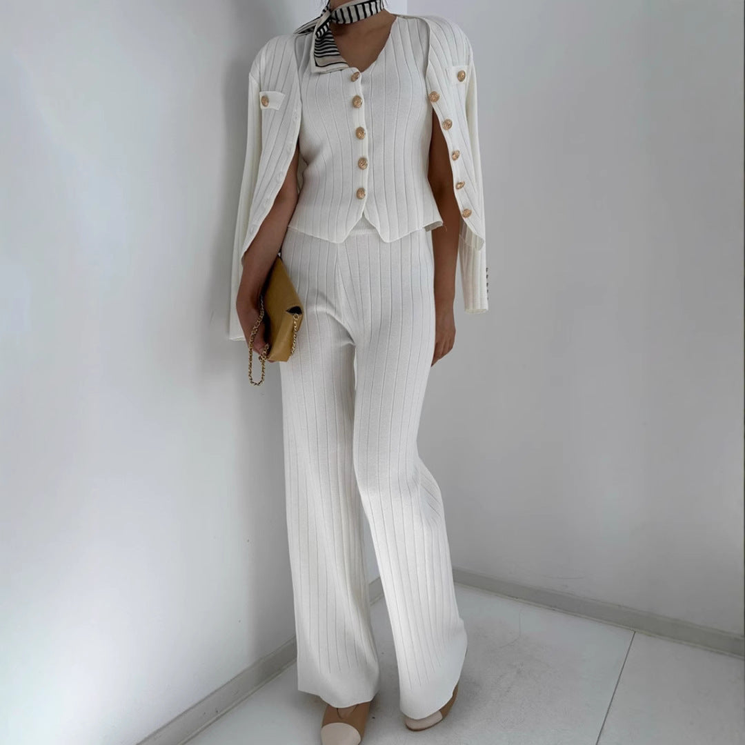 Damen elegantes gestricktes Ensemble mit Knopfdetaillierung WW