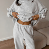 Damen bequemer Kuschel-Sweatanzug mit elastischem Bund und modischem Schriftzug WW